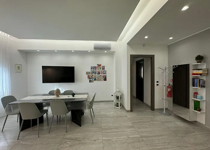 Apartment Elegant Escape By Ionio Metro
