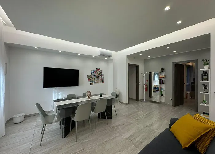 Apartment Elegant Escape By Ionio Metro