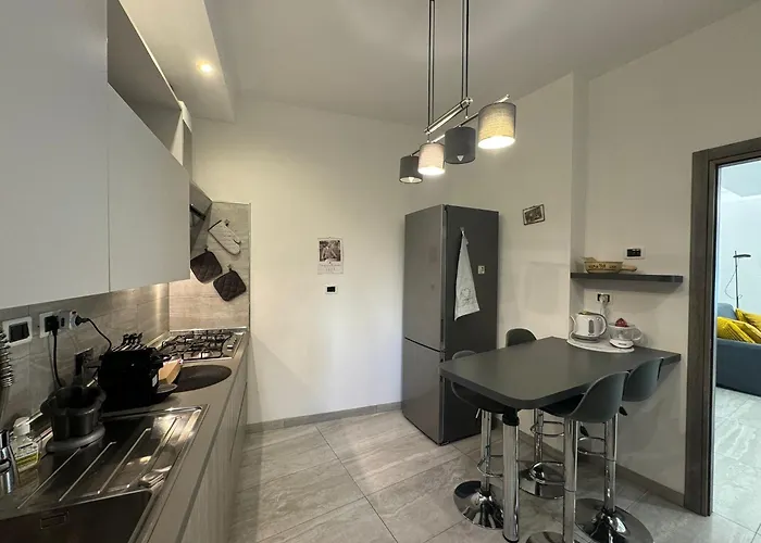 Elegant Escape By Ionio Metro Apartment